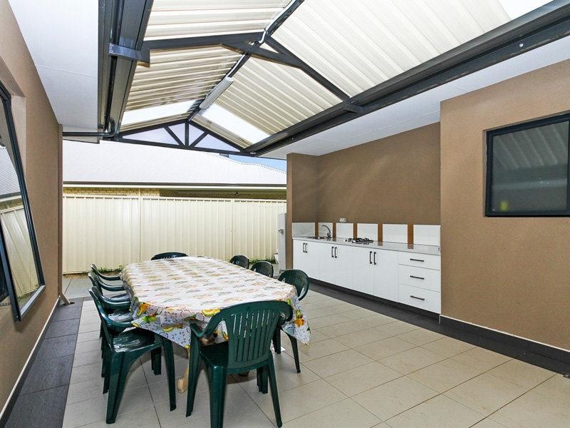 1 Carmine Close, Southern River WA 6110