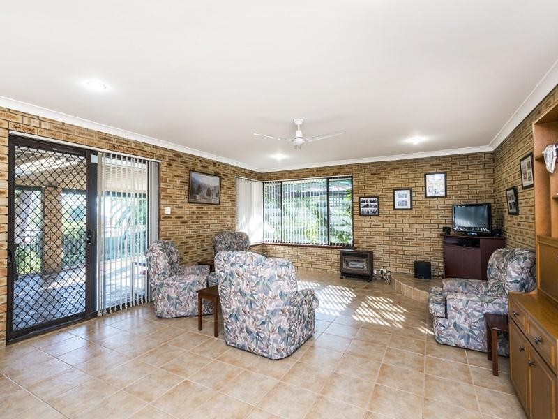 16 Alola Street, Kelmscott WA 6111