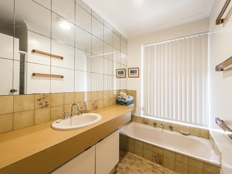 16 Alola Street, Kelmscott WA 6111