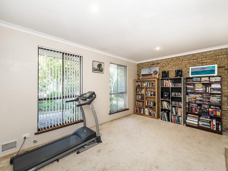 16 Alola Street, Kelmscott WA 6111