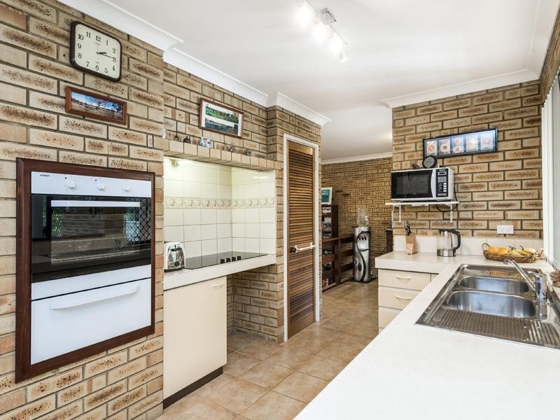 16 Alola Street, Kelmscott WA 6111