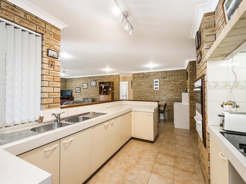 16 Alola Street, Kelmscott WA 6111