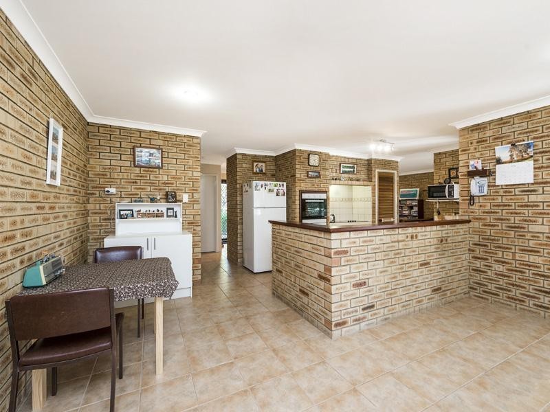 16 Alola Street, Kelmscott WA 6111