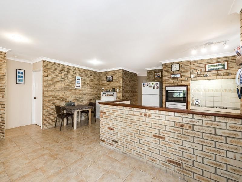 16 Alola Street, Kelmscott WA 6111