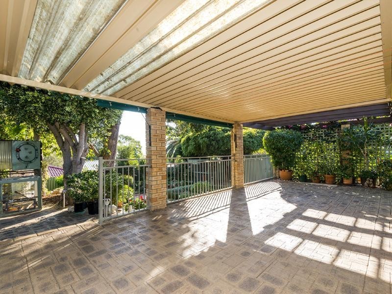 16 Alola Street, Kelmscott WA 6111