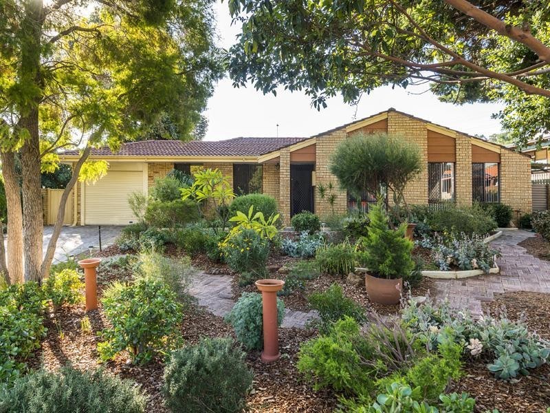 16 Alola Street, Kelmscott WA 6111