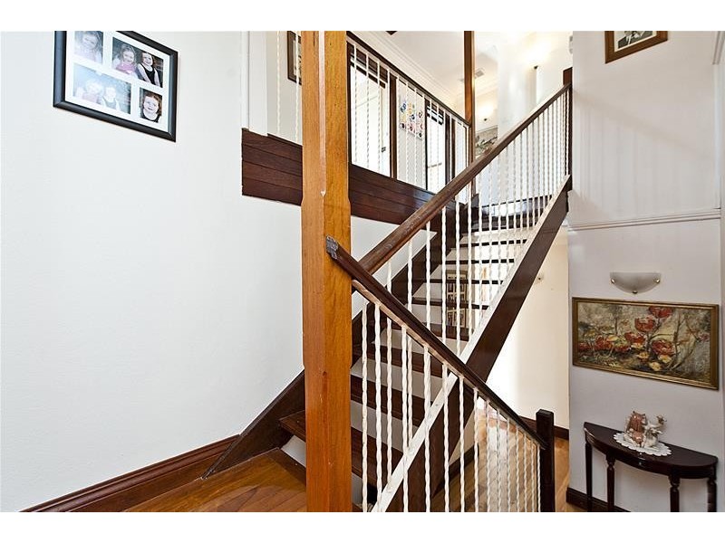 2 Carrick Road, Mount Richon WA 6112