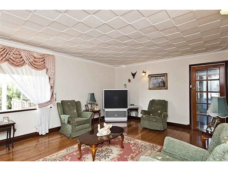 2 Carrick Road, Mount Richon WA 6112