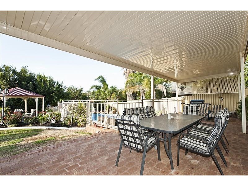 2 Carrick Road, Mount Richon WA 6112