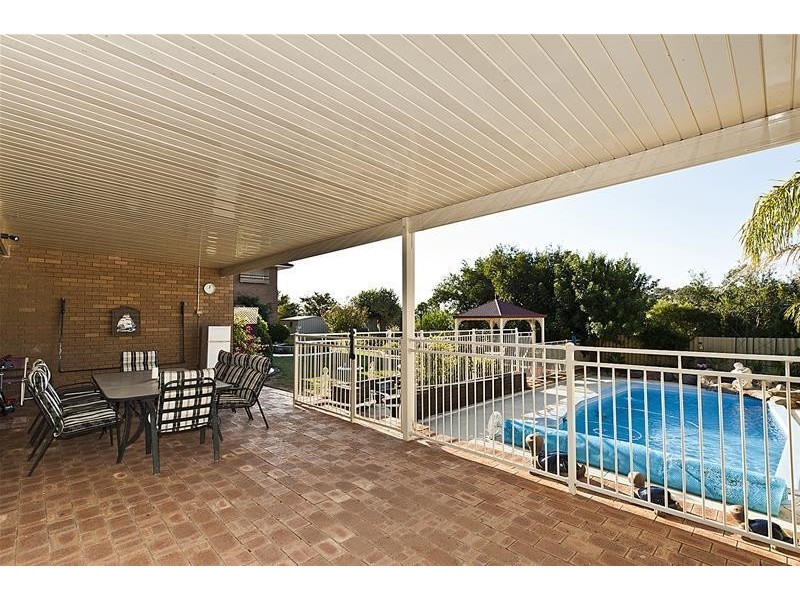 2 Carrick Road, Mount Richon WA 6112