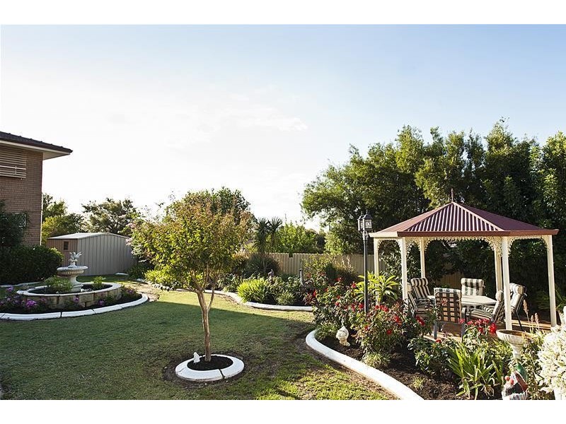 2 Carrick Road, Mount Richon WA 6112