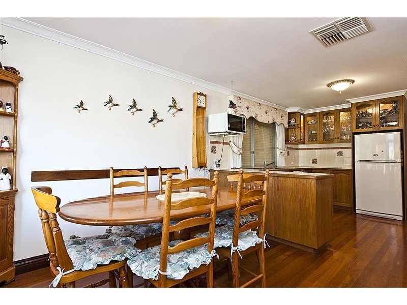 2 Carrick Road, Mount Richon WA 6112