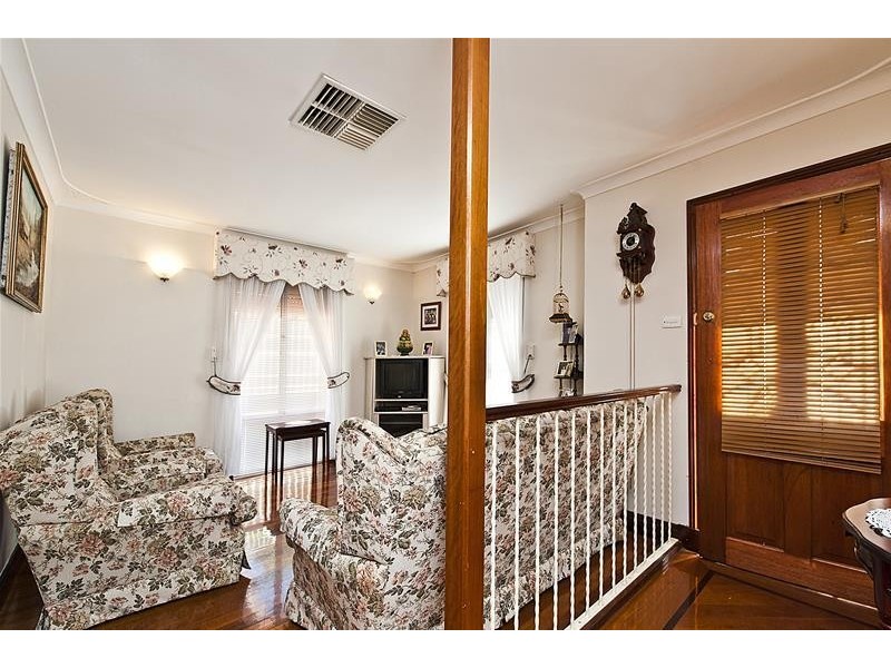 2 Carrick Road, Mount Richon WA 6112