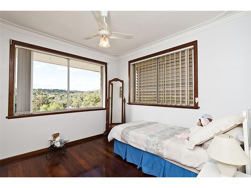 2 Carrick Road, Mount Richon WA 6112