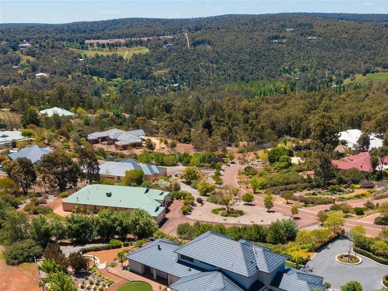 21 Henty Lookout, Roleystone WA 6111