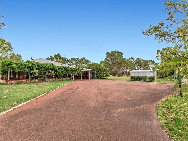 12 Foxton Drive, Oakford WA 6121