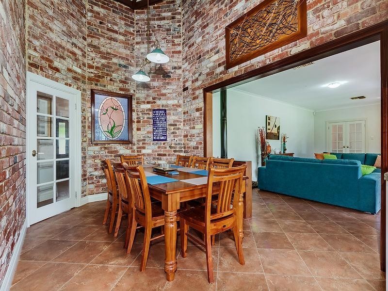 12 Foxton Drive, Oakford WA 6121