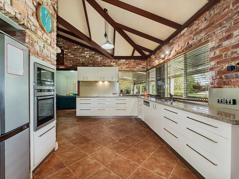 12 Foxton Drive, Oakford WA 6121