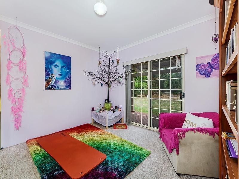 12 Foxton Drive, Oakford WA 6121