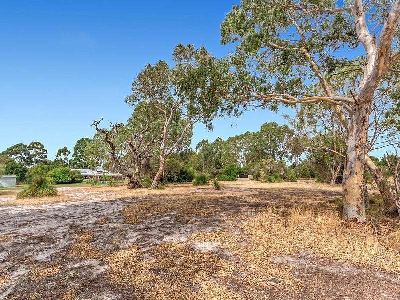 12 Foxton Drive, Oakford WA 6121