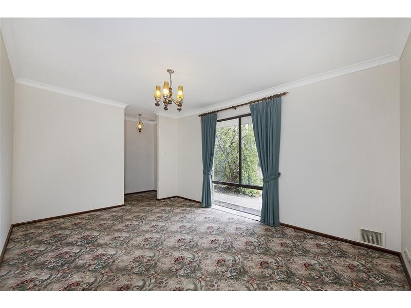 44 Harrison Road, Mount Richon WA 6112