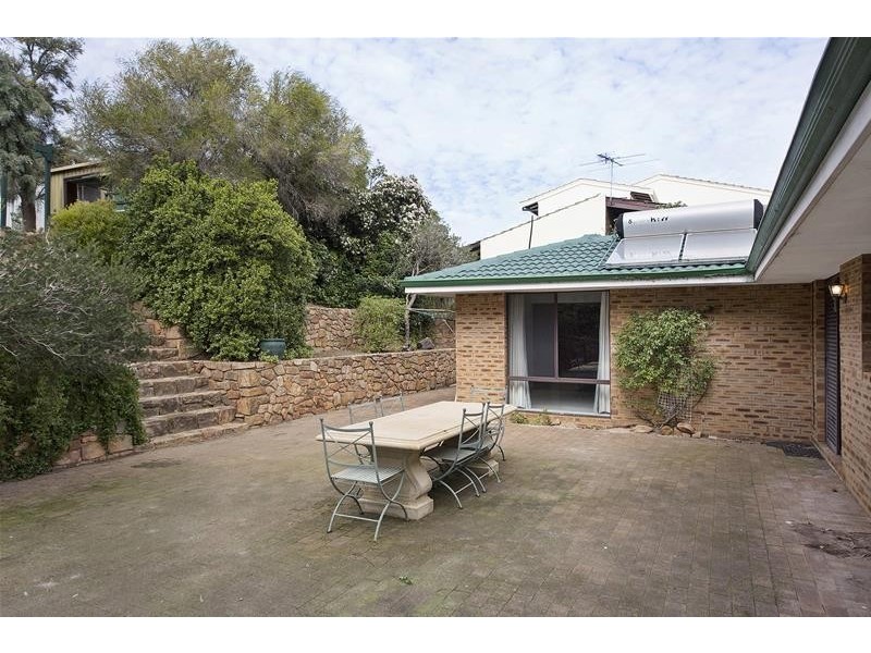 44 Harrison Road, Mount Richon WA 6112