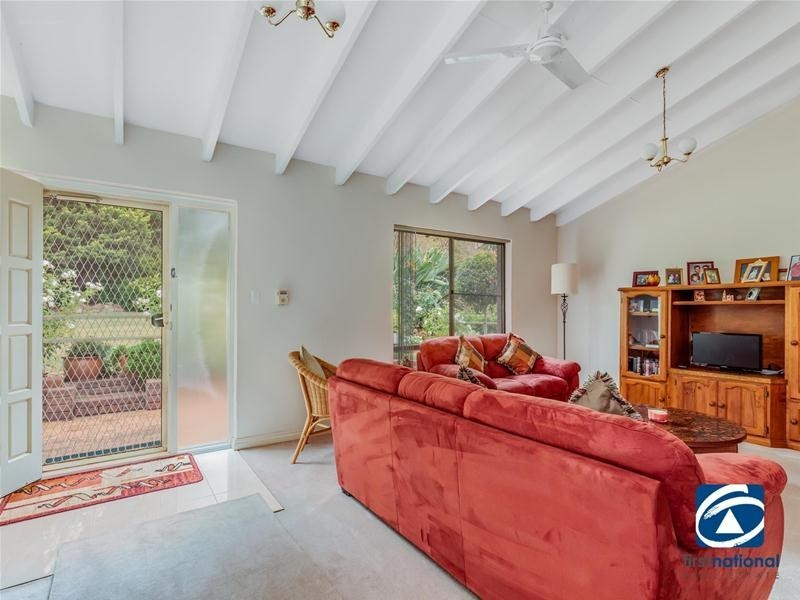 56 Amethyst Crescent, Mount Richon WA 6112