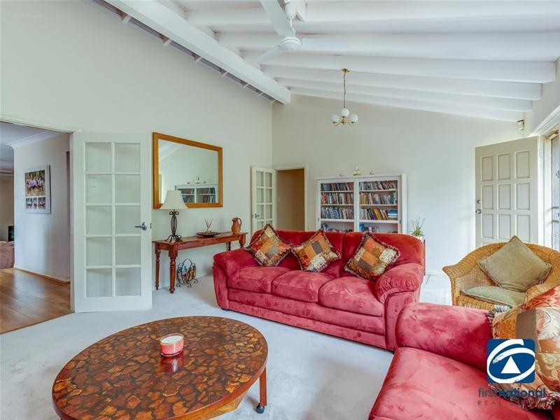 56 Amethyst Crescent, Mount Richon WA 6112