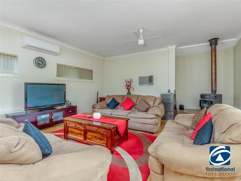 56 Amethyst Crescent, Mount Richon WA 6112