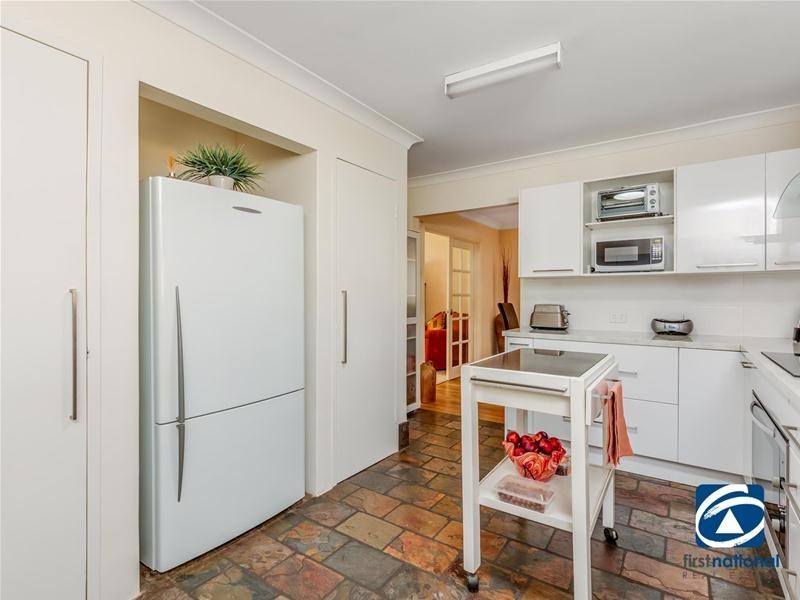 56 Amethyst Crescent, Mount Richon WA 6112