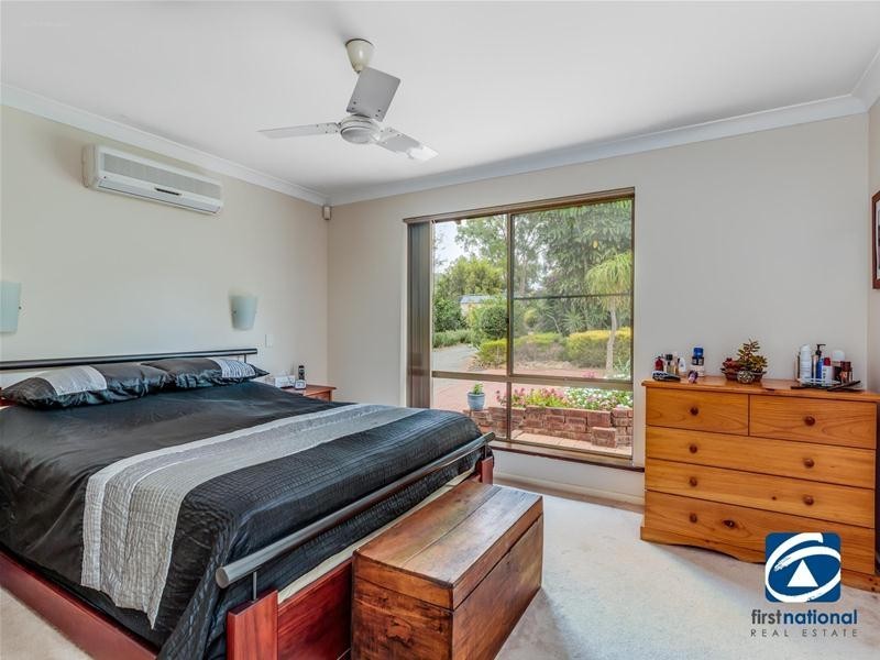 56 Amethyst Crescent, Mount Richon WA 6112