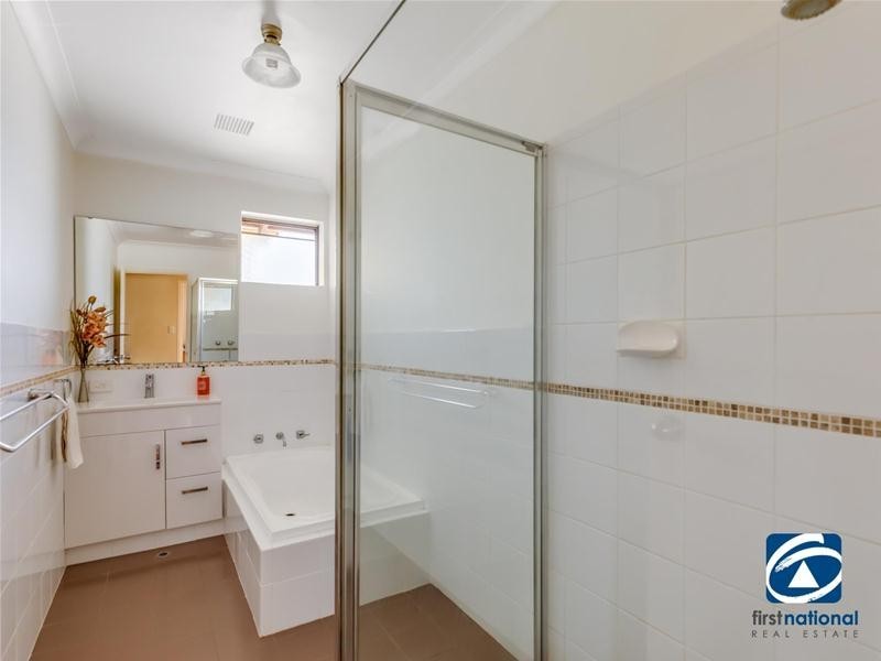 56 Amethyst Crescent, Mount Richon WA 6112