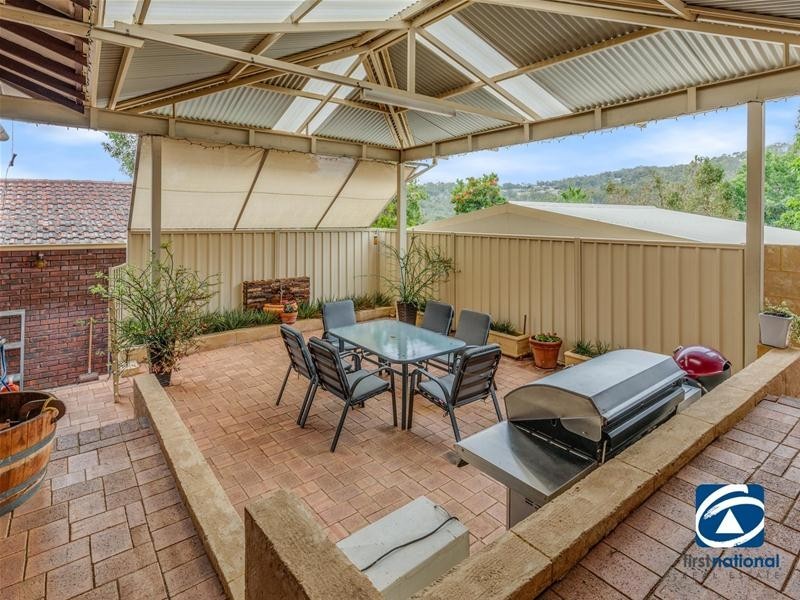 56 Amethyst Crescent, Mount Richon WA 6112