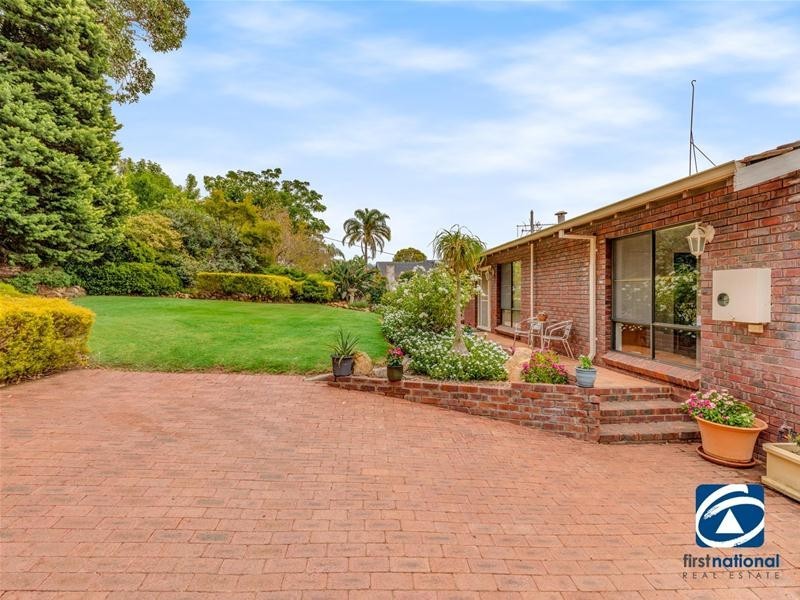 56 Amethyst Crescent, Mount Richon WA 6112