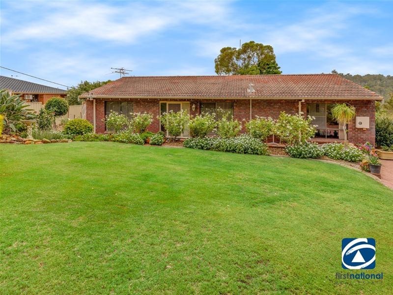 56 Amethyst Crescent, Mount Richon WA 6112
