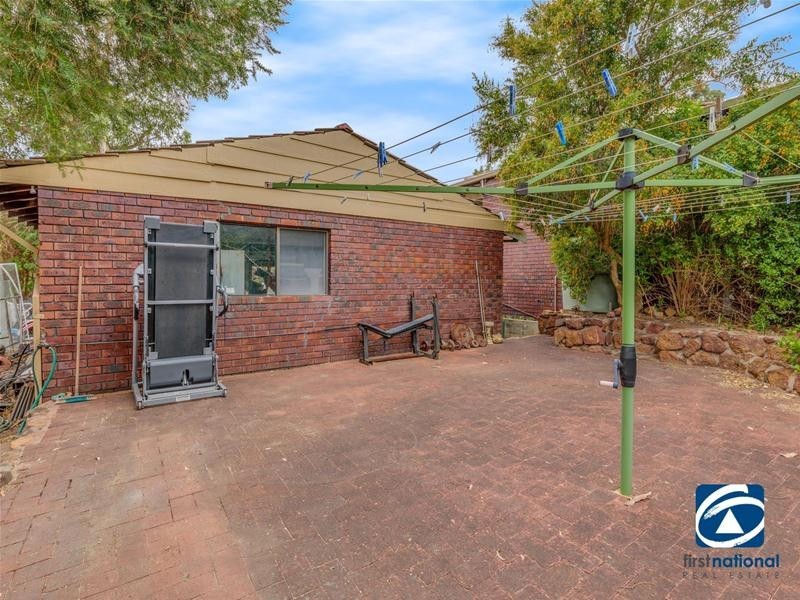 56 Amethyst Crescent, Mount Richon WA 6112