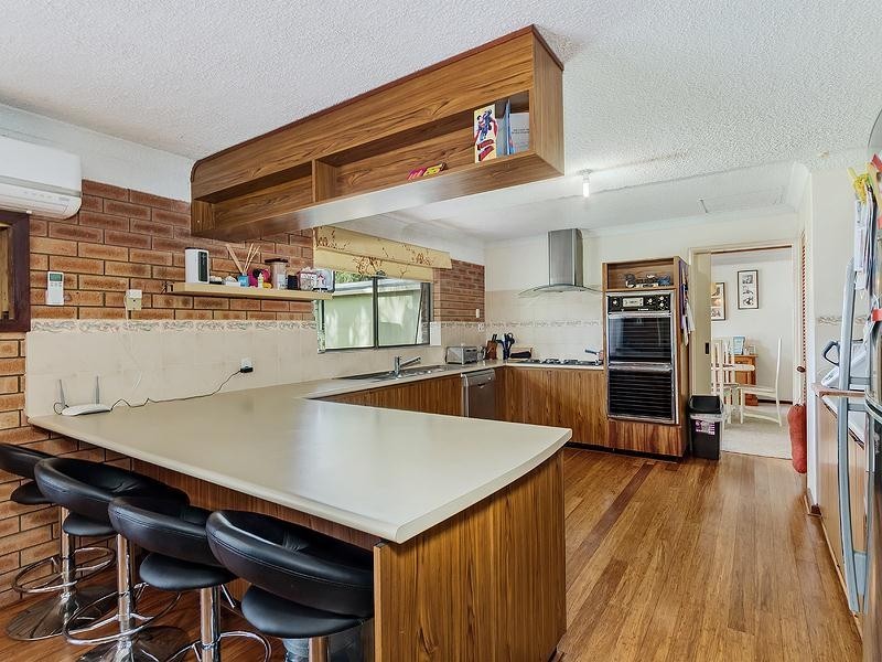 65 Peters Way, Oakford WA 6121