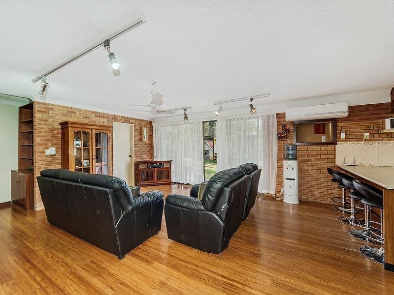 65 Peters Way, Oakford WA 6121