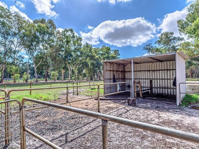 65 Peters Way, Oakford WA 6121