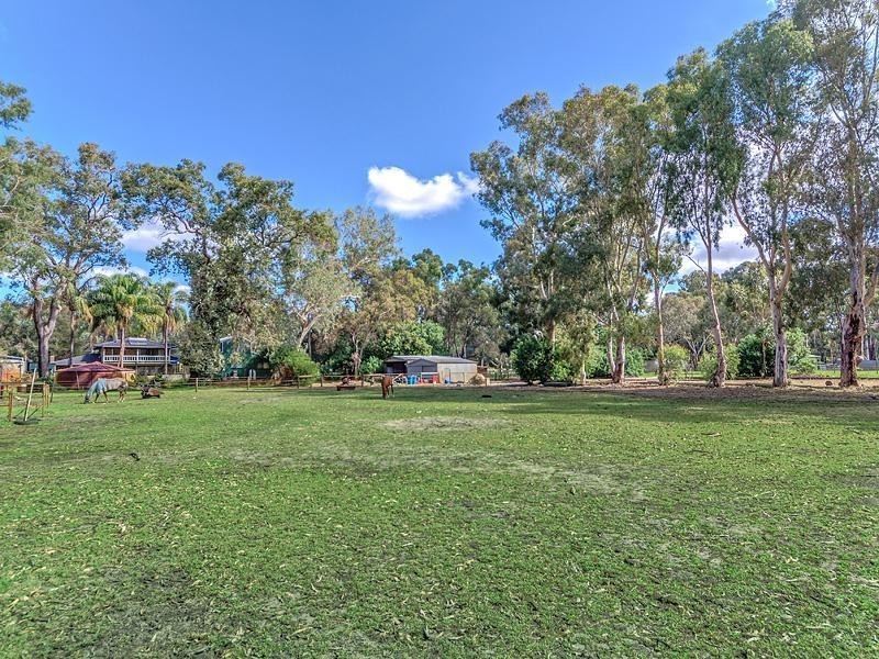 65 Peters Way, Oakford WA 6121