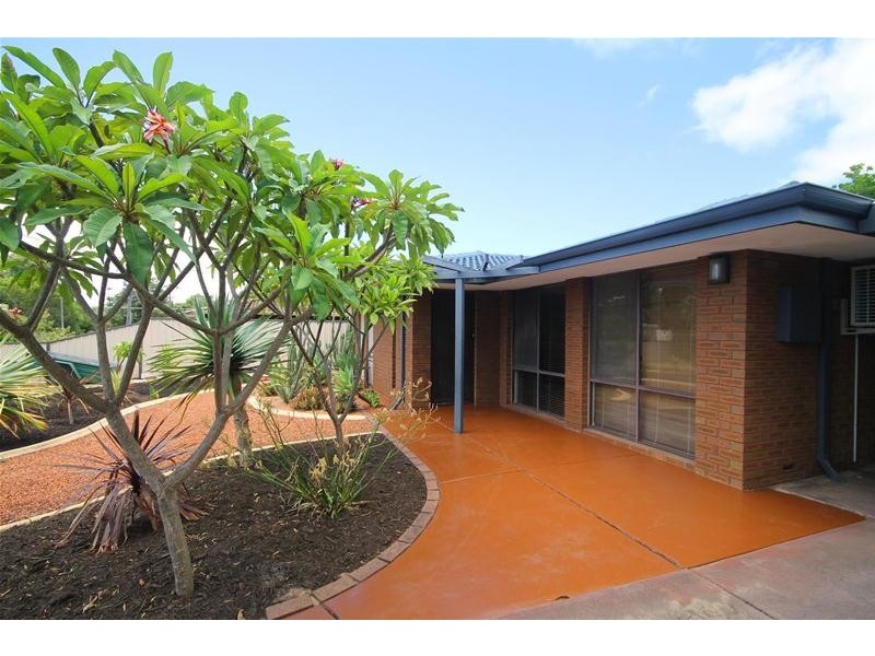 10 Wakehurst Place, Kelmscott WA 6111