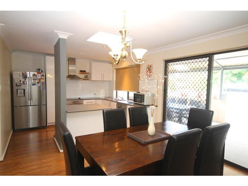 10 Wakehurst Place, Kelmscott WA 6111