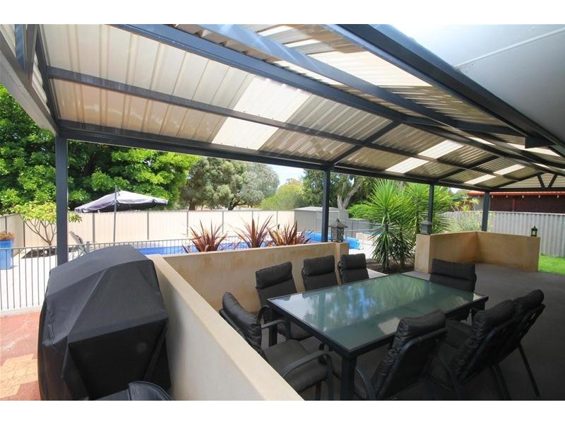 10 Wakehurst Place, Kelmscott WA 6111