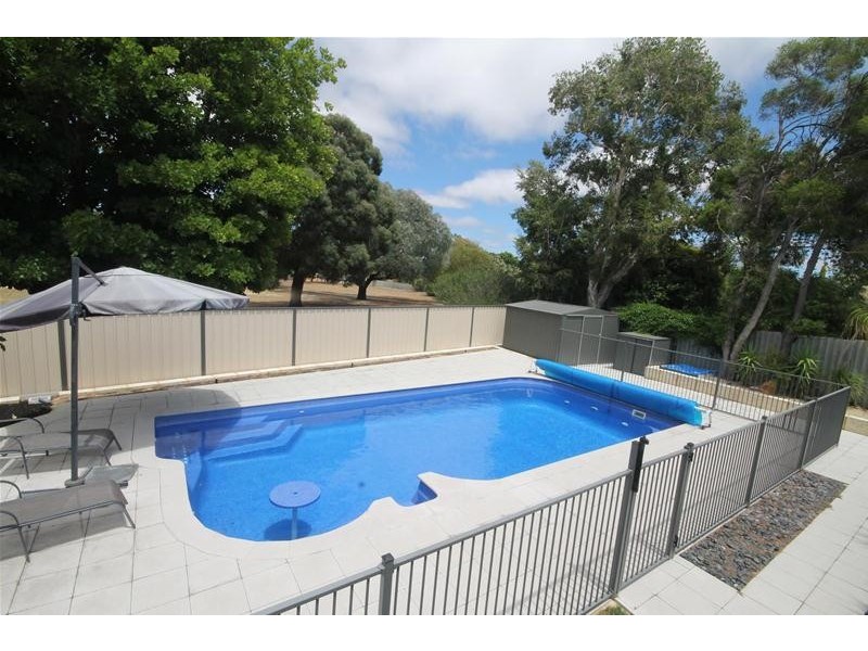 10 Wakehurst Place, Kelmscott WA 6111