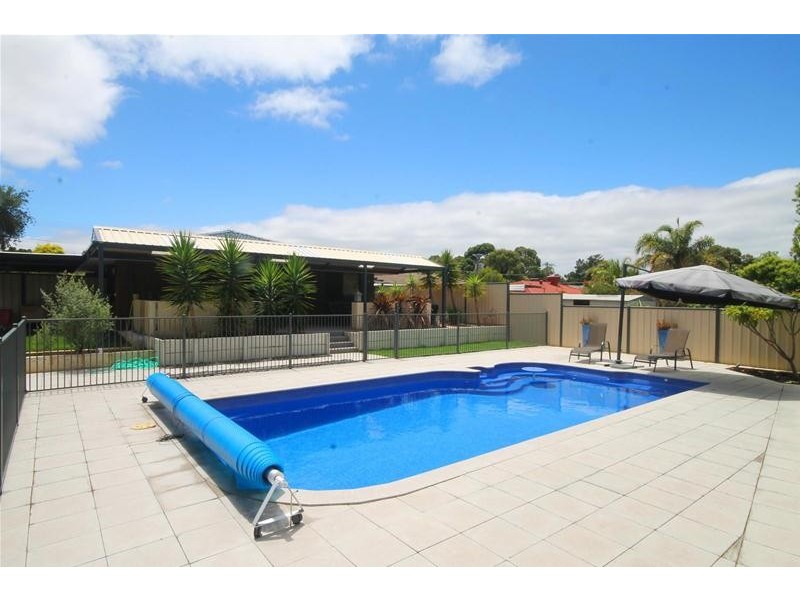 10 Wakehurst Place, Kelmscott WA 6111