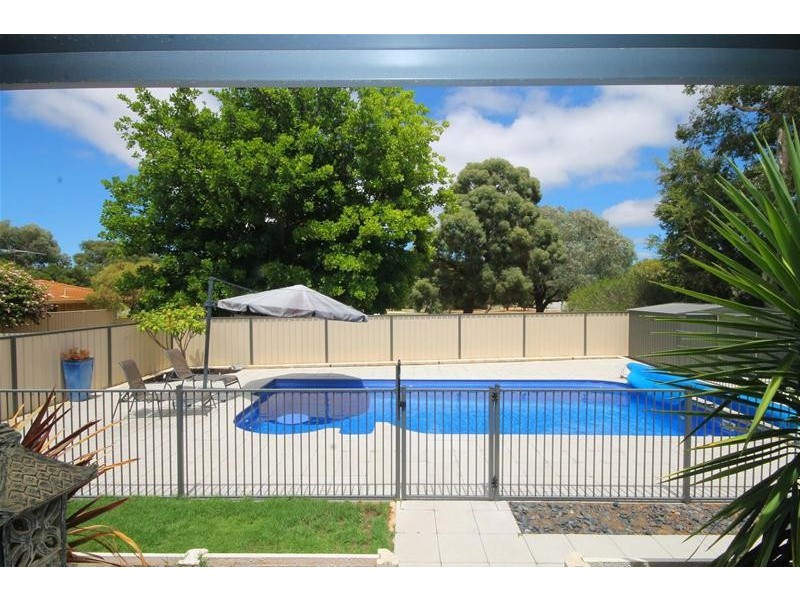 10 Wakehurst Place, Kelmscott WA 6111