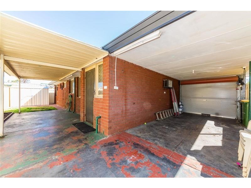 9 Kootingal Road, Armadale WA 6112