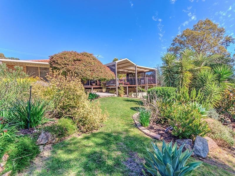 30 Onyx Road, Mount Richon WA 6112