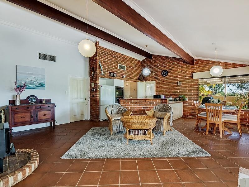 30 Onyx Road, Mount Richon WA 6112