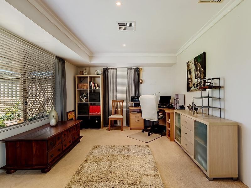 30 Onyx Road, Mount Richon WA 6112